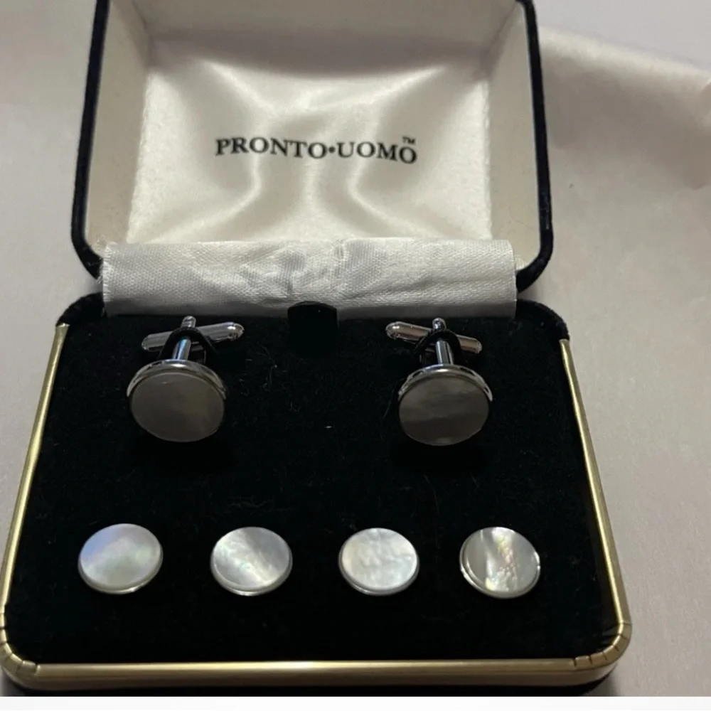 Pronto Uomo Silver and Pearl Cufflinks Set